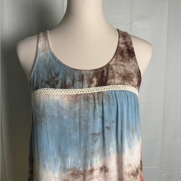 Entro Blue and Red Tiered Tank Top - Picture 4 of 8